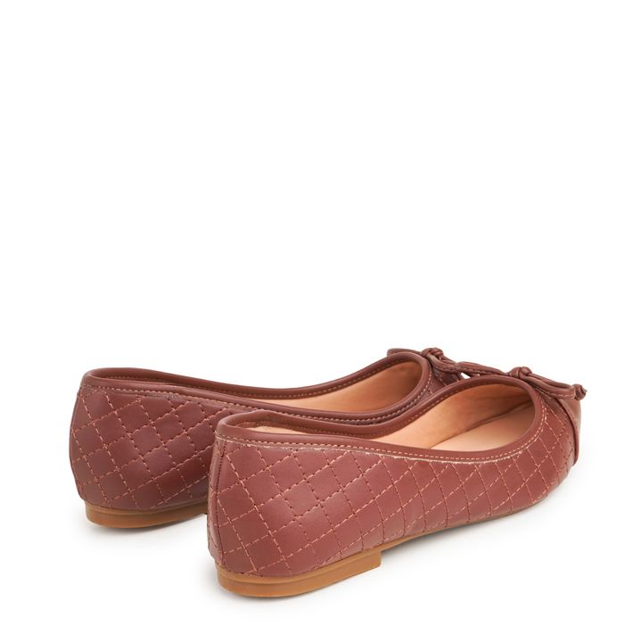 MERLINI_2-Sapatilha-Umber-Bico-Fino-com-Laco-e-Costura-Matelasse-3