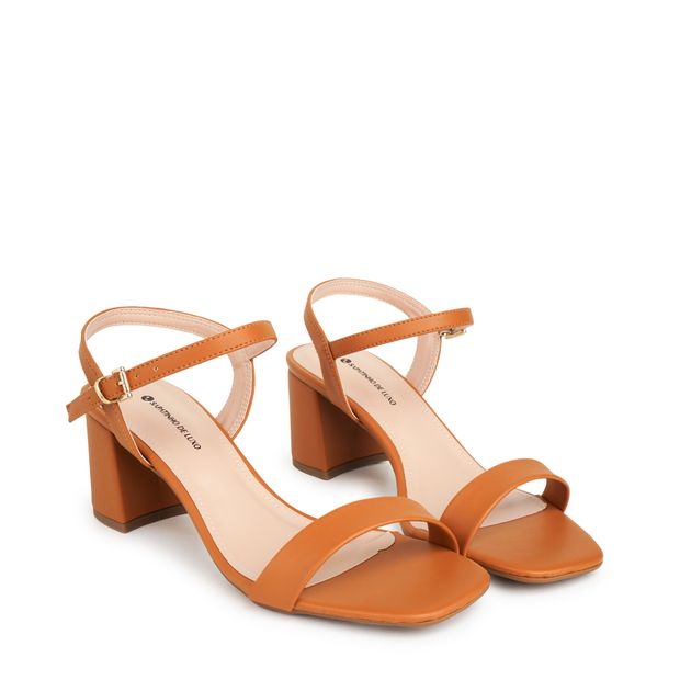 GELLES_3-Sandalia-Nude-Almond-Salto-Medio-Bloco-com-Tira-Unica-larga-e-Fivela-0