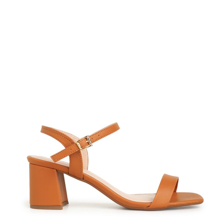 GELLES_3-Sandalia-Nude-Almond-Salto-Medio-Bloco-com-Tira-Unica-larga-e-Fivela-2