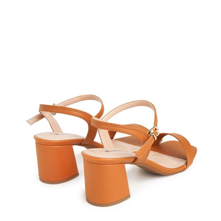 GELLES_3-Sandalia-Nude-Almond-Salto-Medio-Bloco-com-Tira-Unica-larga-e-Fivela-3