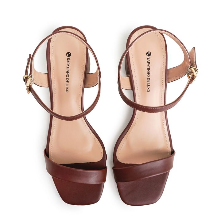 GELLES_2-Sandalia-Umber-Salto-Medio-Bloco-com-Tira-Unica-larga-e-Fivela-4