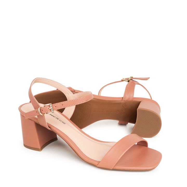 GELLES_4-Sandalia-Nude-Mocha-Salto-Medio-Bloco-com-Tira-Unica-larga-e-Fivela-1