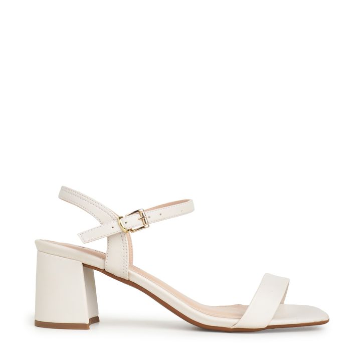 GELLES_6-Sandalia-Off-White-Salto-Medio-Bloco-com-Tira-Unica-larga-e-Fivela-2