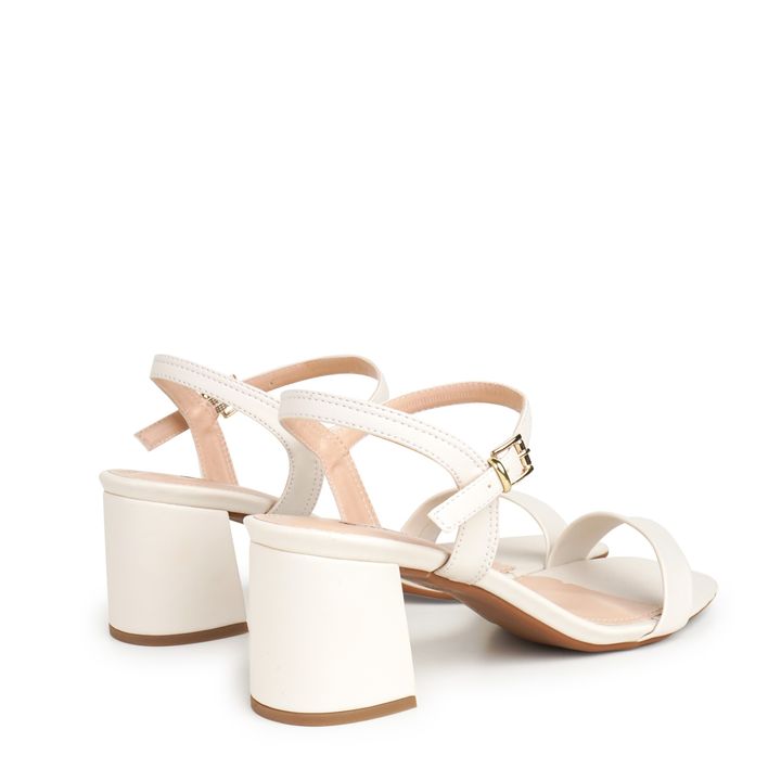 GELLES_6-Sandalia-Off-White-Salto-Medio-Bloco-com-Tira-Unica-larga-e-Fivela-3